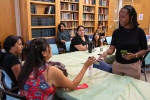 astrid-williams-with-workshop-participants